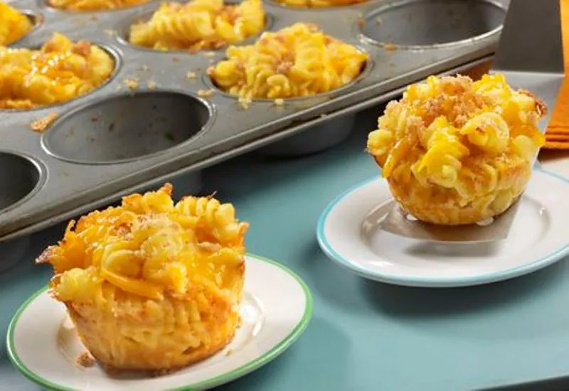 BAKED MAC AND CHEESE CUPS