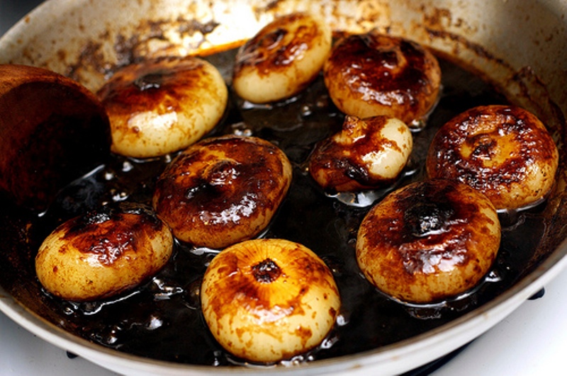 SWEET AND SOUR BALSAMIC GLAZED ONIONS