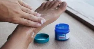 She Applies Vicks Vaporub On Her Feet Before Bed When You Know The Reason You will Do The Same