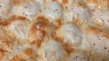 Cheesy Garlic Pull-Apart Bread