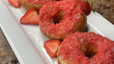 The Best Strawberry Crunch Donuts