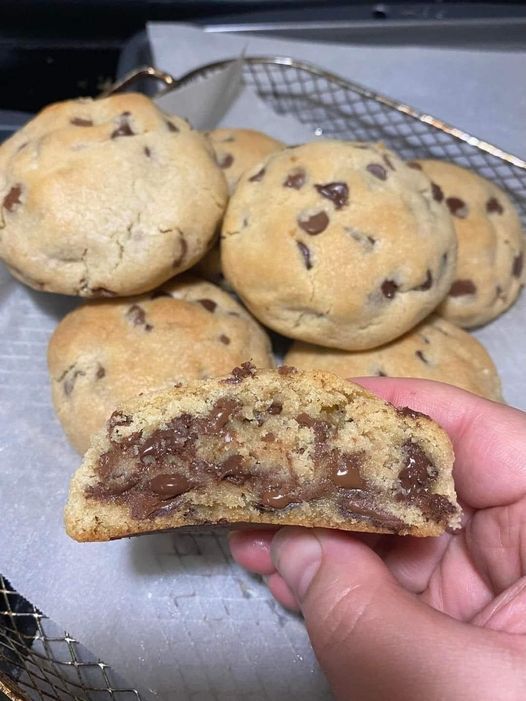 NYC style chocolate chip cookies - Nine Recipes