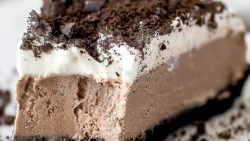 No-bake Triple Chocolate Mousse Pie with Oreo crust