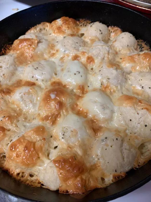 Cheesy Garlic Pull-Apart Bread