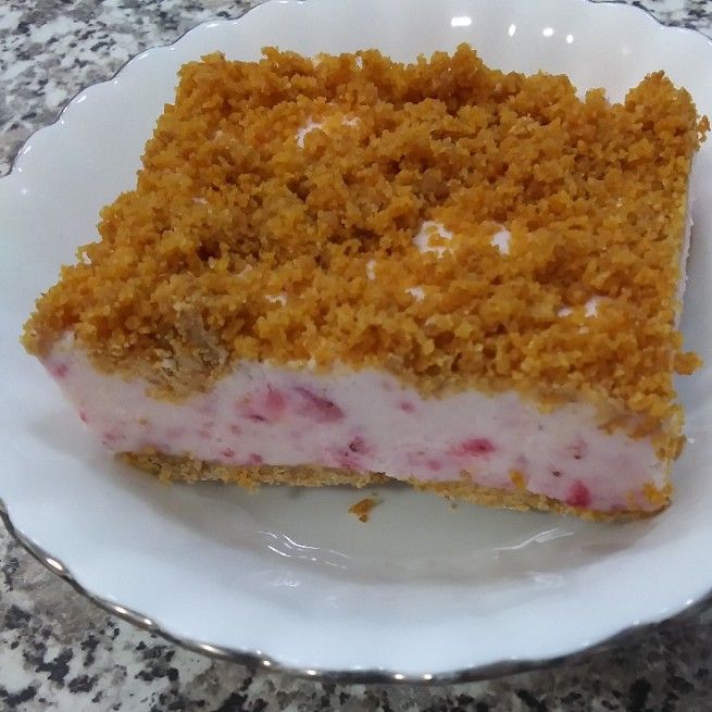 EASY FROZEN STRAWBERRY DESSERT 1 EASY FROZEN STRAWBERRY DESSERT 1
