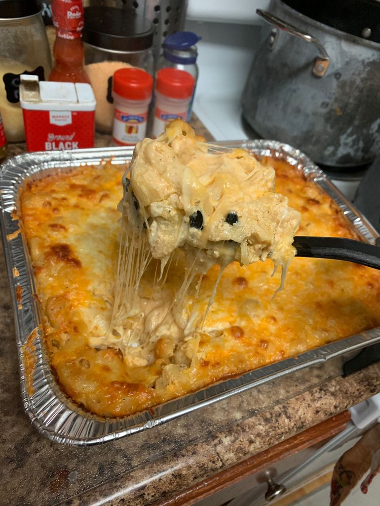 THE CHEESIEST MACARONI AND CHEESE EVER