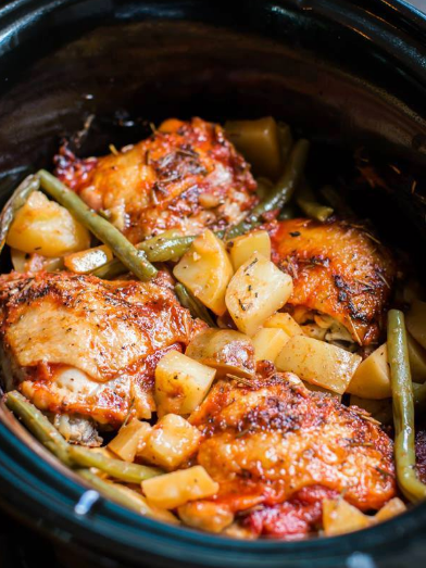 Slow cooker full chicken dinner