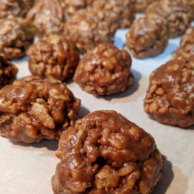 NO BAKE Reese’s Krispy Treat Cookies 1 NO BAKE Reeses Krispy Treat Cookies 1