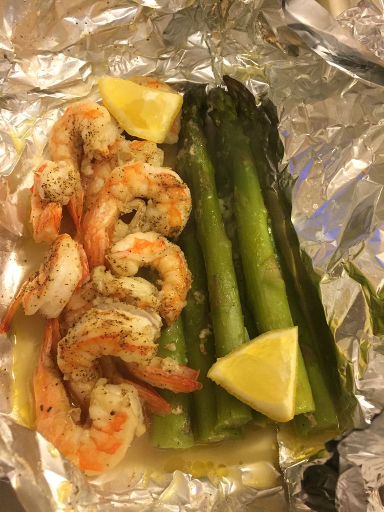 Shrimp and Asparagus Foil Packs with Garlic Lemon Butter Sauce