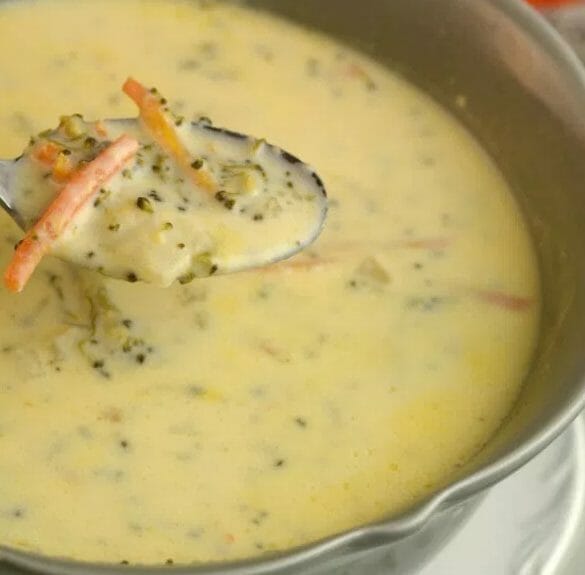 Panera’s Copycat Broccoli and Cheddar Instant Pot Soup