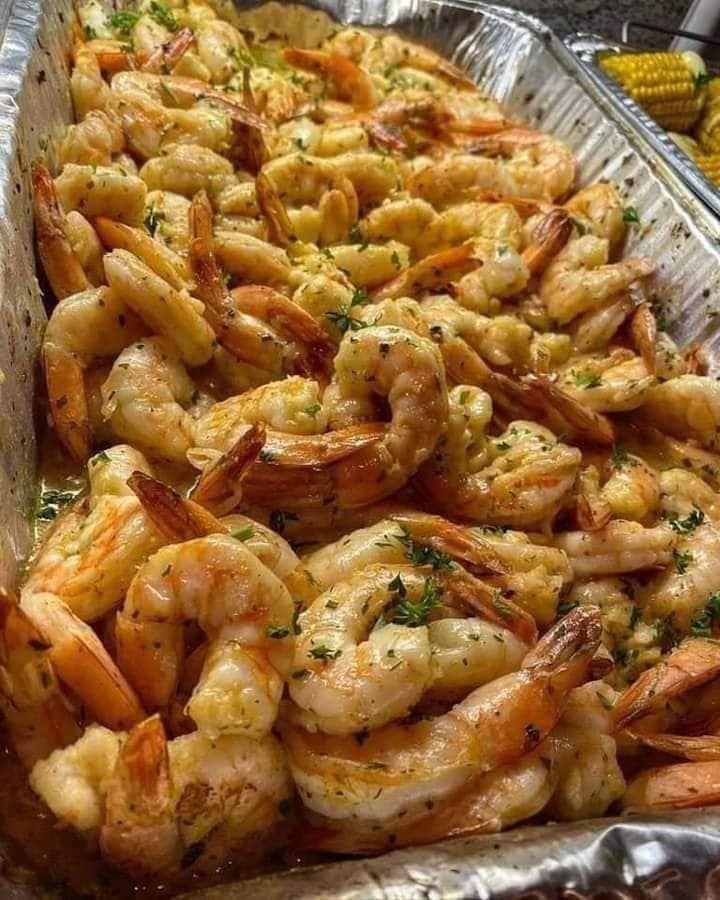 Spanish-Style Shrimp With Garlic 1 Spanish-Style Shrimp With Garlic