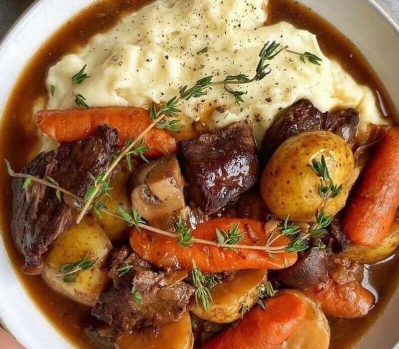 Red Wine Braised Beef Stew With Potatoes And Carrots