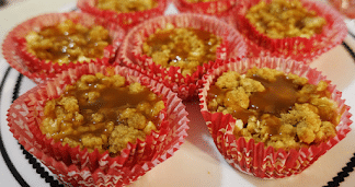 Apple Crisp Mini Cheesecakes