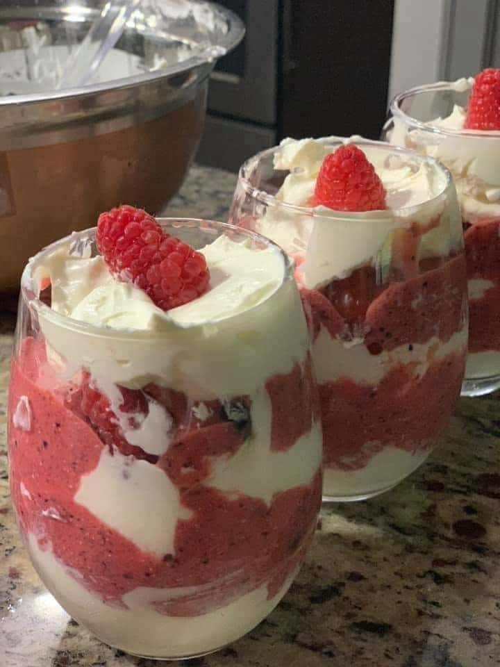 KETO RASPBERRY CHEESECAKE IN A JAR
