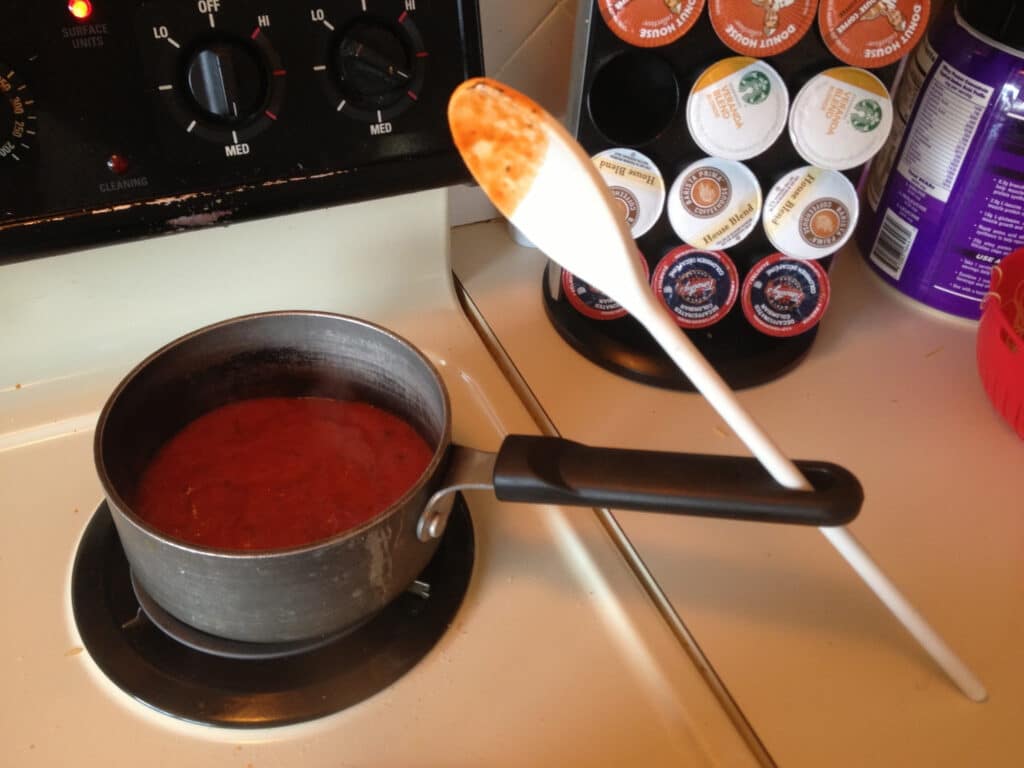 REMOVE RUST FROM YOUR SINK, STOVE, BURNERS AND ALL THE KITCHEN UTENSILS WITH THIS AMAZING TRICK 2 Pan Holes