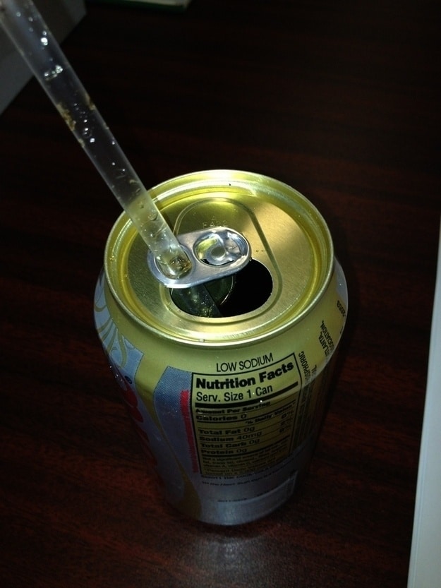 REMOVE RUST FROM YOUR SINK, STOVE, BURNERS AND ALL THE KITCHEN UTENSILS WITH THIS AMAZING TRICK 1 Soda Cans