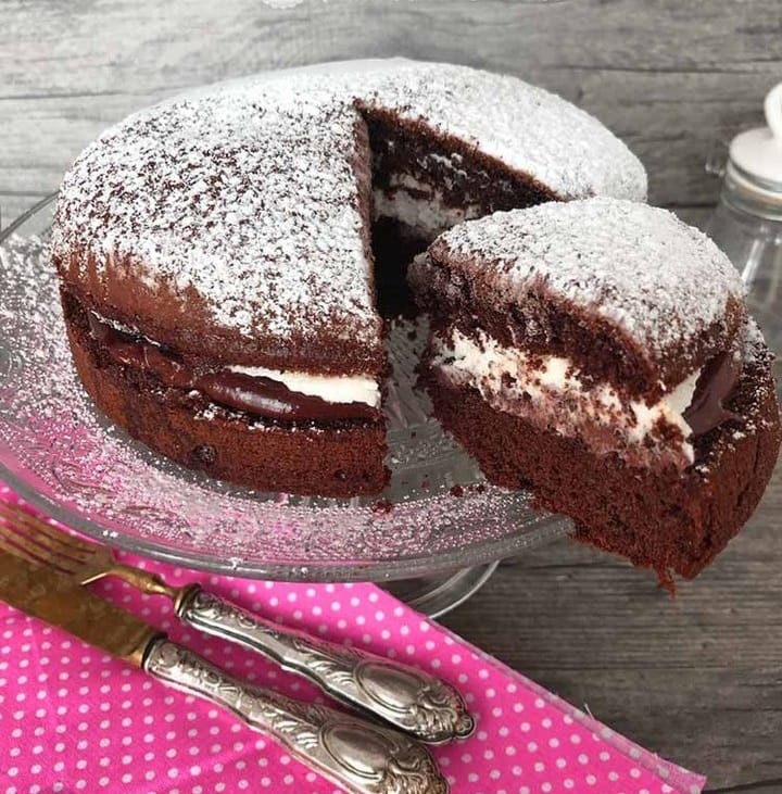 CHOCOLAVA BUNDT CAKE RECIPE