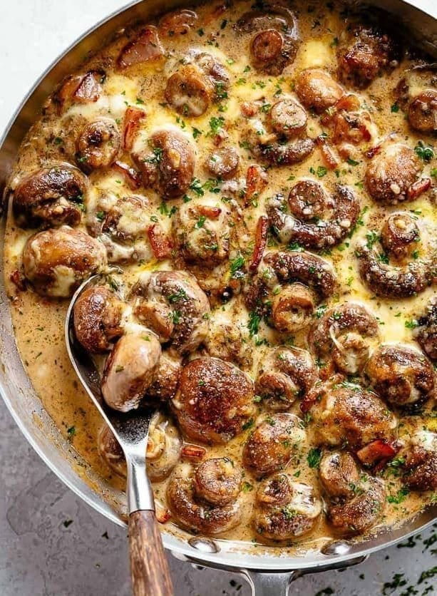 Creamy garlic mushrooms & bacon 1 Creamy garlic mushrooms & bacon