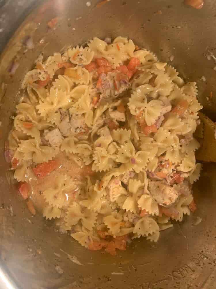 Instant Pot Bruschetta Chicken Pasta