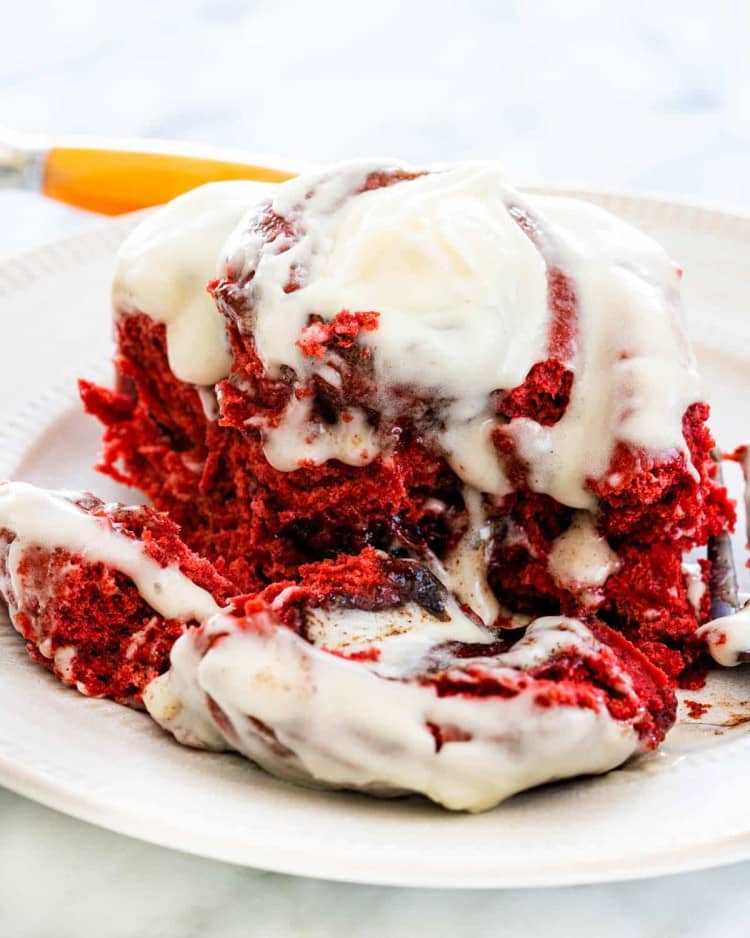 Red Velvet Cinnamon Rolls