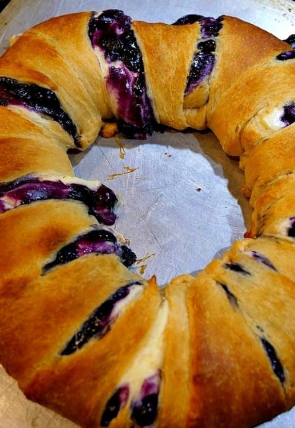 The Best Blueberry Cream Cheese Pastry