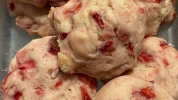 Strawberry Cookies With White Chocolate Chunks