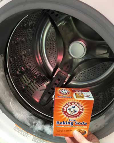 4 reasons why you should always keep a box of baking soda near your washing machine