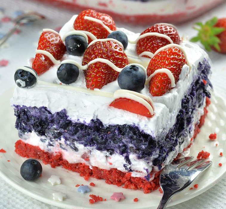 No Bake Summer Berry Lasagna