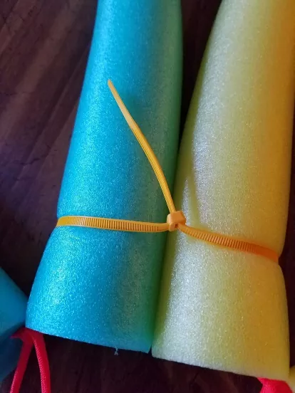 Pool Noodle Flower Float 5 1C26A262 E00B 4F50 BAD6 FC20B1622347