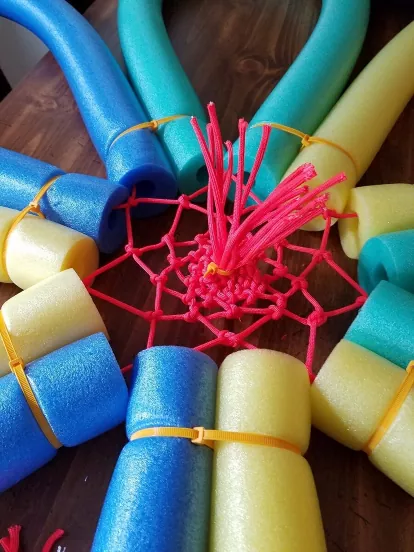 Pool Noodle Flower Float 14 5520A5F5 3FE7 4716 8B42 9281598C0E7C