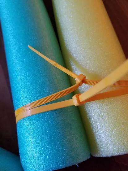 Pool Noodle Flower Float 4 688CB143 287F 4AFF A6E6 771F318DE38B