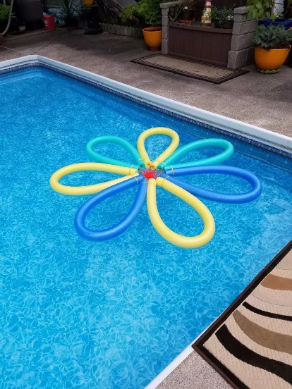 Pool Noodle Flower Float 15 7FC1CF71 AB96 4CAB 9816 7A70E977EF99