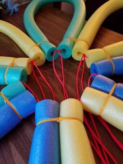 Pool Noodle Flower Float 9 C50D1E02 74F2 4151 B386 9E668318EB45