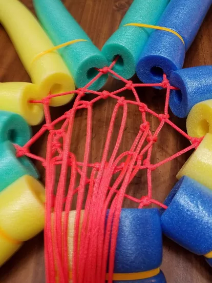Pool Noodle Flower Float 11 C94D65B1 A28C 409E 95A7 CCD213D68077