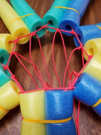 Pool Noodle Flower Float 10 D3648A32 DBF0 4088 8C04 FB9CE65D4DAF