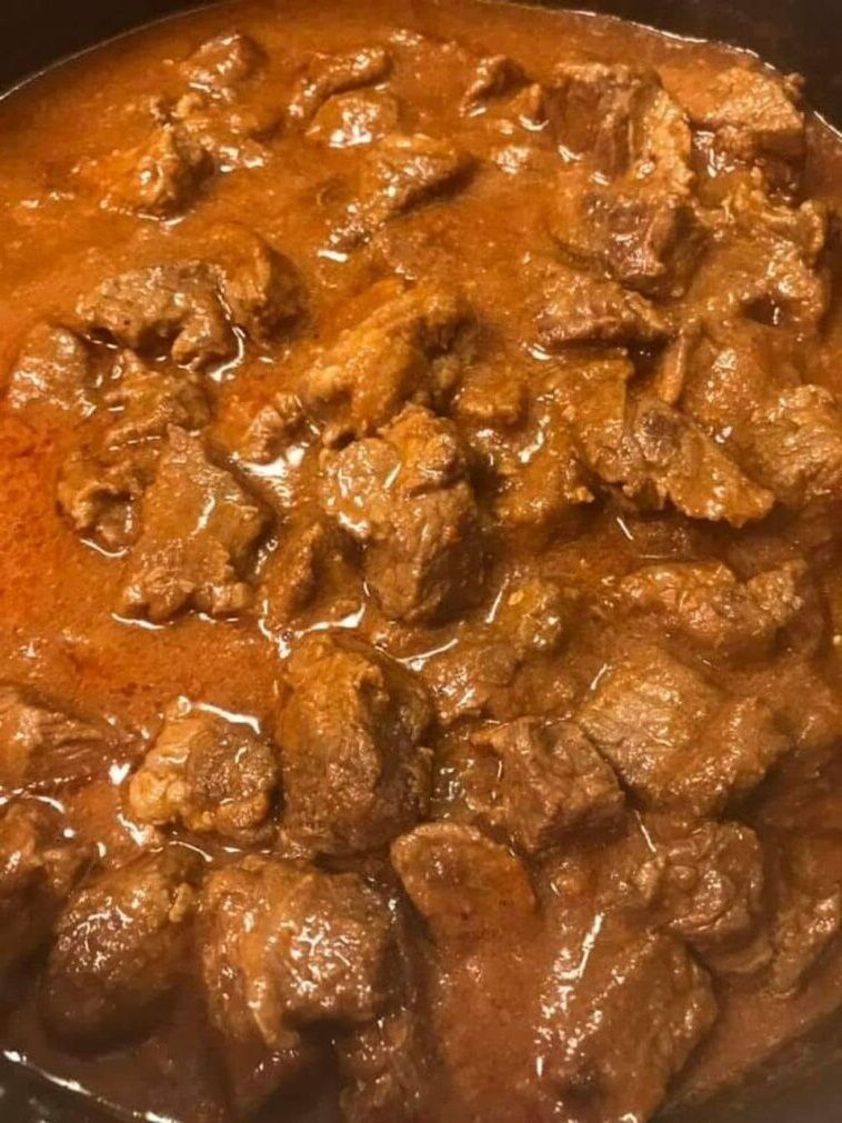 Carne Guisada with floor tortillas Recipe