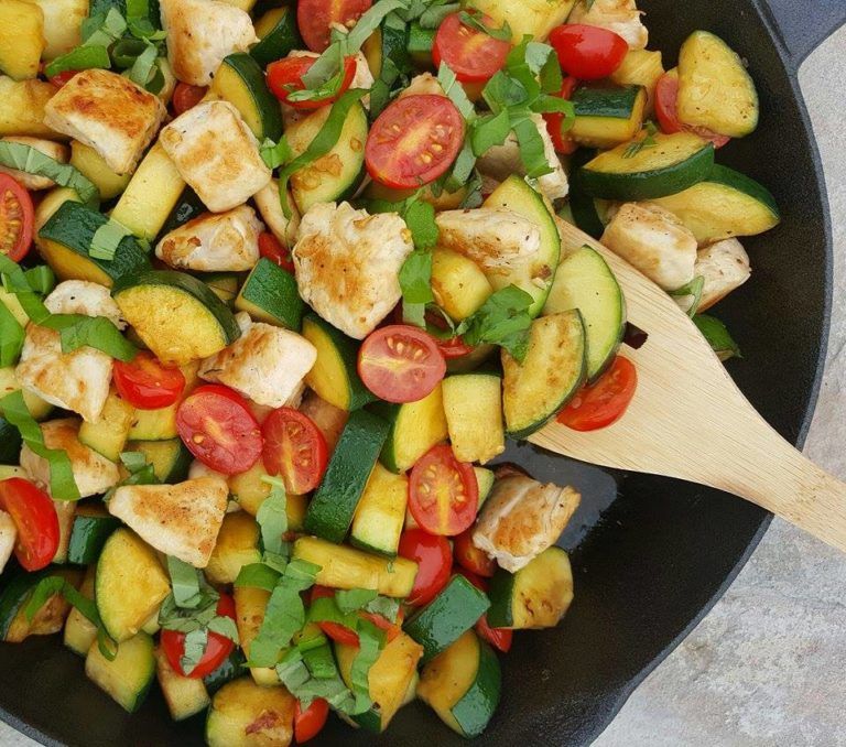 Garlic Margherita Chicken & Zucchini