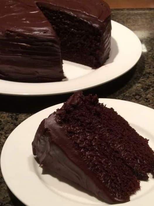 Old Fashioned Chocolate Cake With Glossy Chocolate Icing