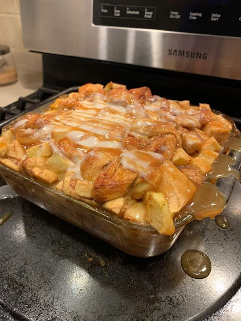 Caramel apple and cinnamon lasagna roll