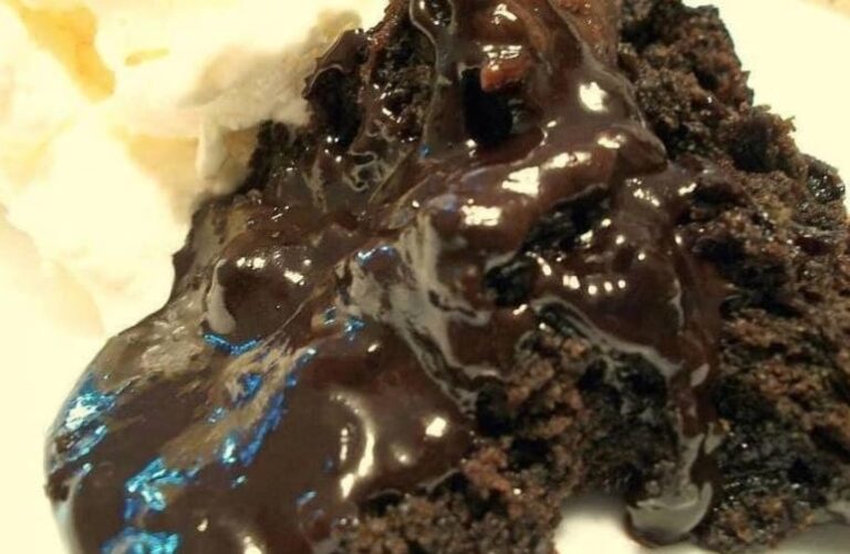 CROCKPOT CHOCOLATE LAVA CAKE