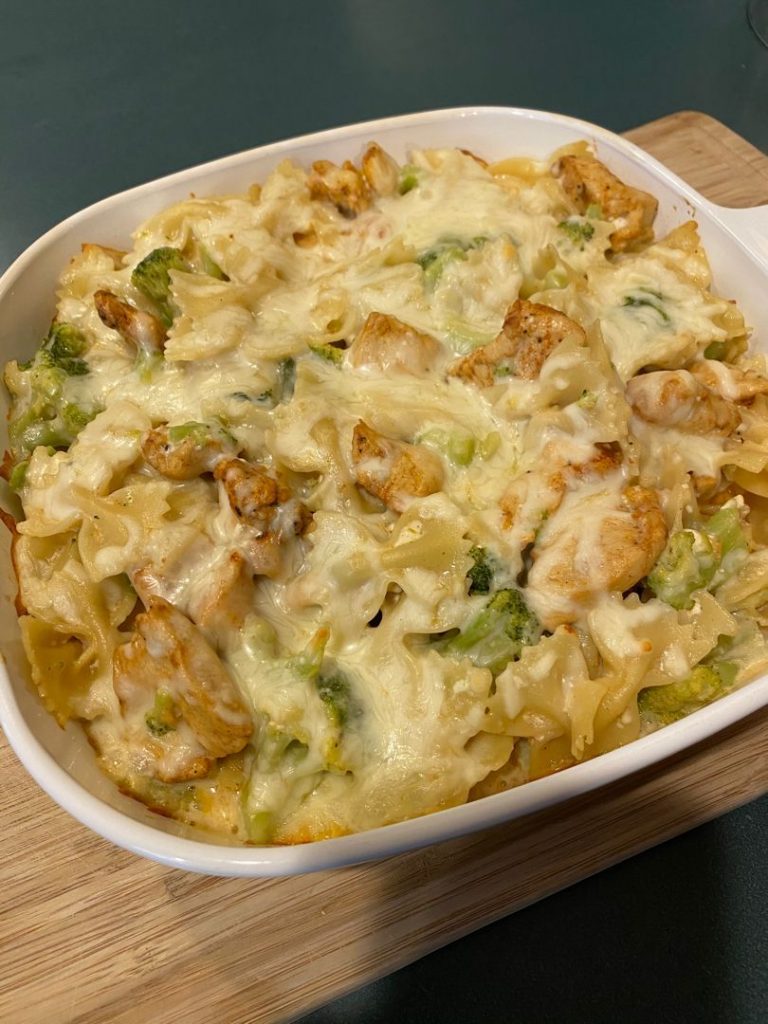 FAMILY NIGHT CHICKEN AND BROCCOLI PASTA BAKE