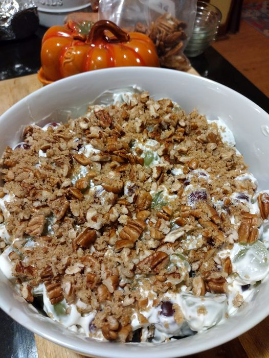Creamy Grape Salad with Pecan Topping