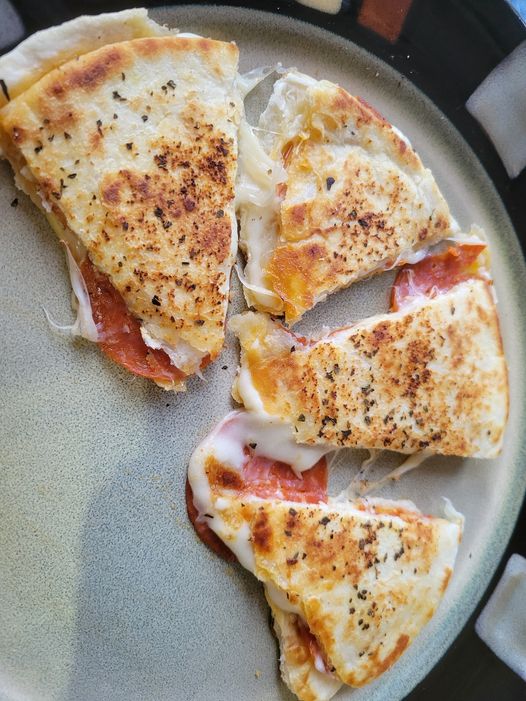 Pizza Quesadilla