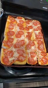 Easy Garlic Bread Pizza Recipe
