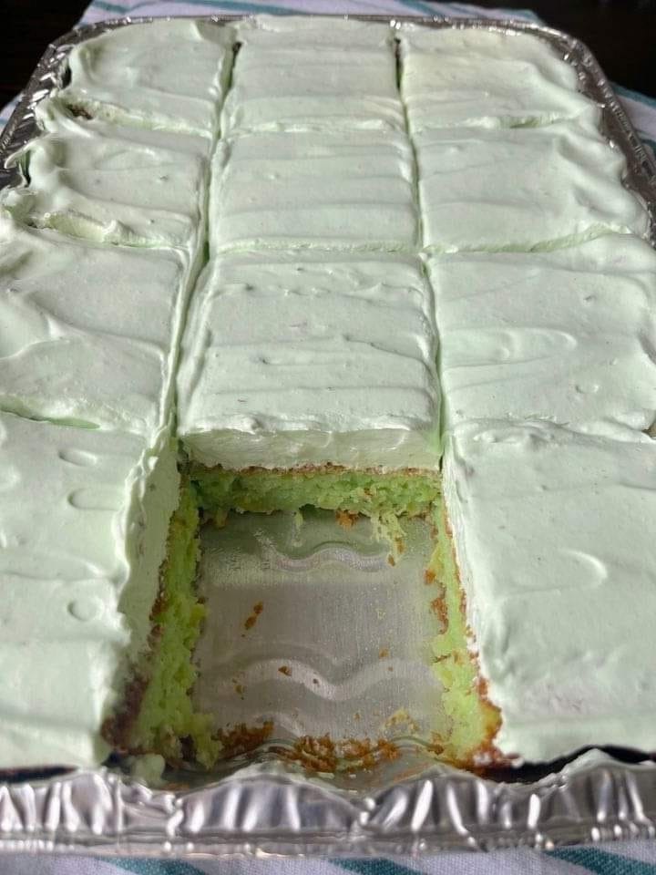 Easy Pistachio Pineapple Cake 1 Easy Pistachio Pineapple Cake