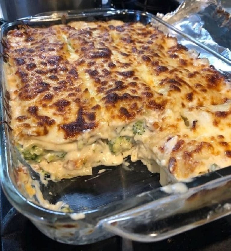 Creamy Chicken and Broccoli Lasagna