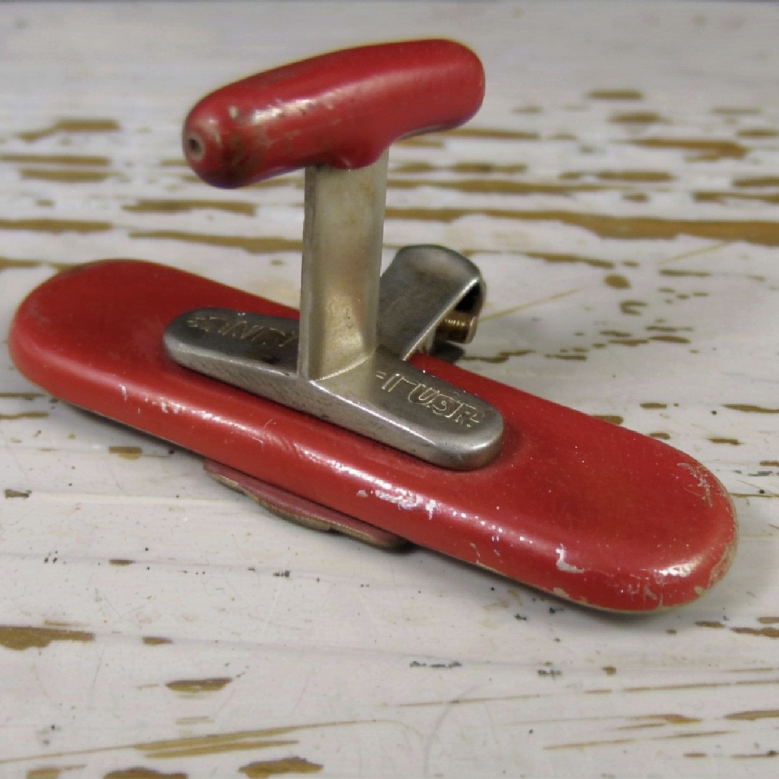 8 Vintage Cooking Tools Disappearing From Modern Kitchens: A Culinary Nostalgia Journey 7 Robust jar opener from grandma's kitchen