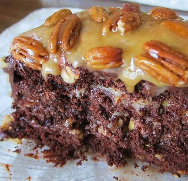 Turtle Caramel Cake