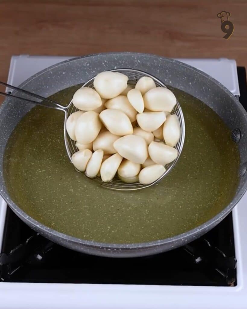 Add garlic to the boiling oil, the result will surprise you! 2 Preparation 7